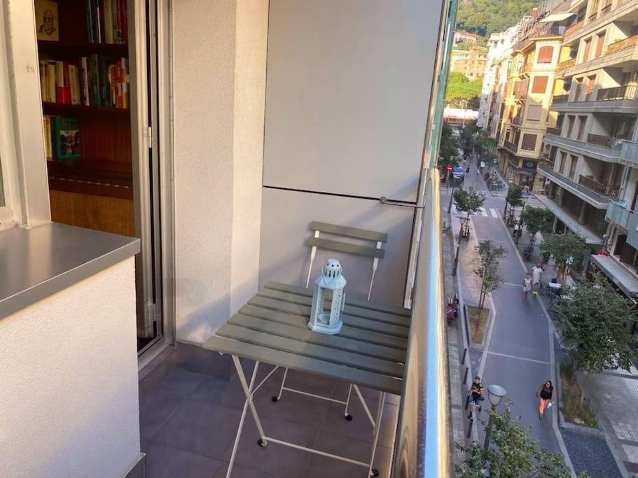 Terraza Playa Y Calle Peatonal Ess03377 San Sebastián
